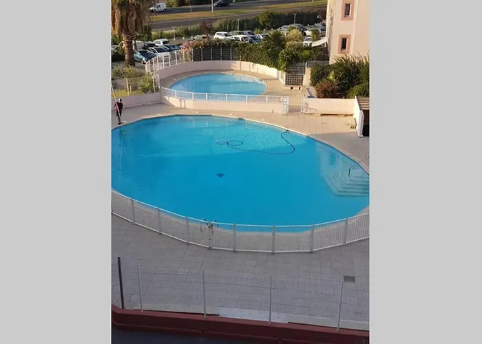 Jolies Studios Avec Piscines Et Parking Prive 800M De La Plage Le Grau Du Roi