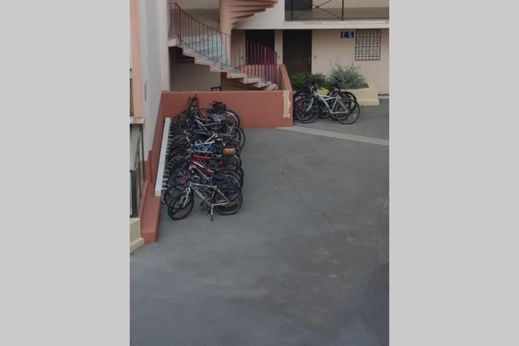 Apartment Jolies Avec Piscines Et Parking Prive 800m De La Du Roi *